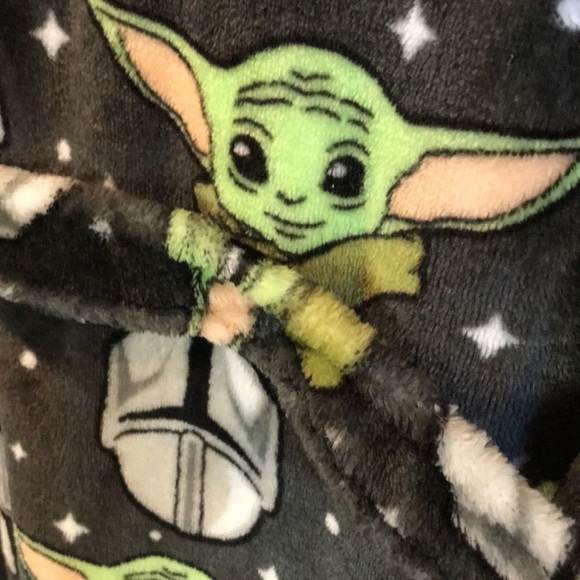 StarWars the Mandalorian Grogu Baby Yoda unisex kids plush soft robe size 8/10 - Picture 6 of 13